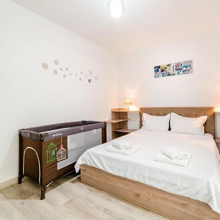 Derya Suites - Mamaia Nord Năvodari Buitenkant foto