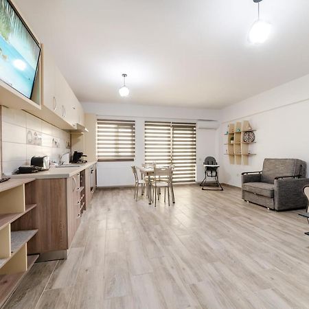Derya Suites - Mamaia Nord Năvodari Buitenkant foto