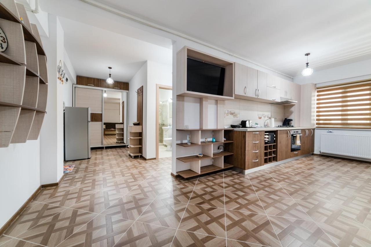 Derya Suites - Mamaia Nord Năvodari Buitenkant foto