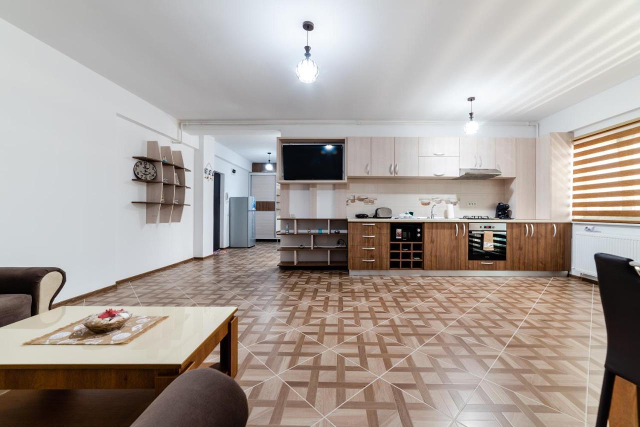 Derya Suites - Mamaia Nord Năvodari Buitenkant foto
