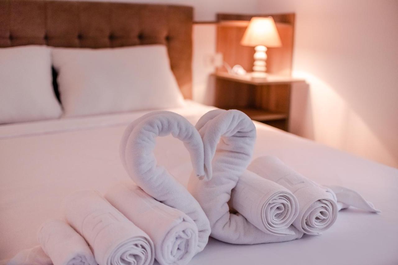 Derya Suites - Mamaia Nord Năvodari Buitenkant foto