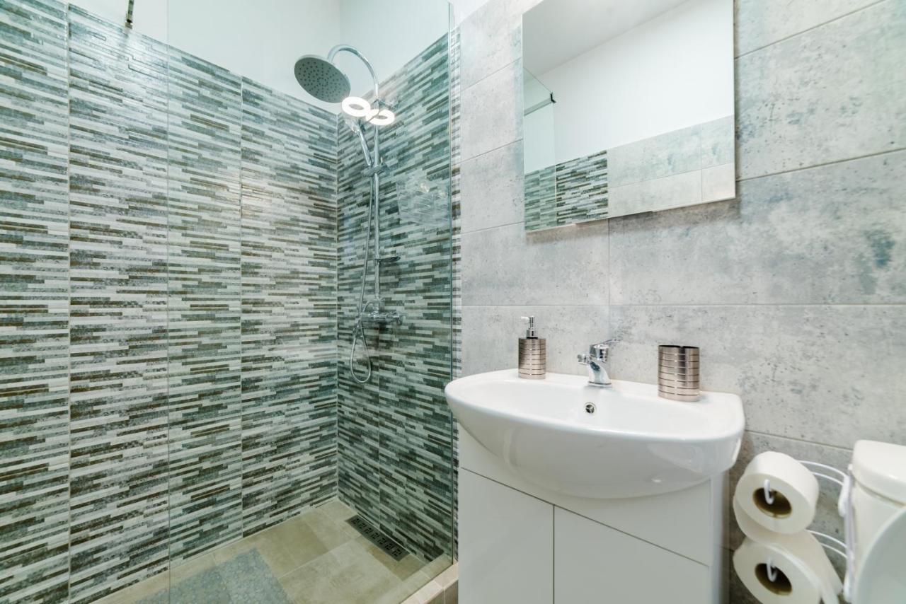 Derya Suites - Mamaia Nord Năvodari Buitenkant foto